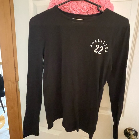 Hollister Black Graphic Long Sleeve Tee - Picture 1 of 5